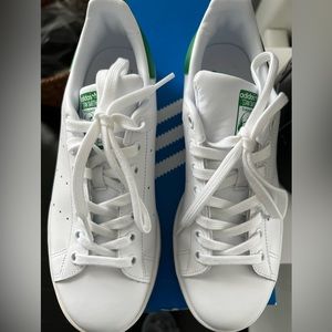 ADIDAS STAN SMITH WOMENS!